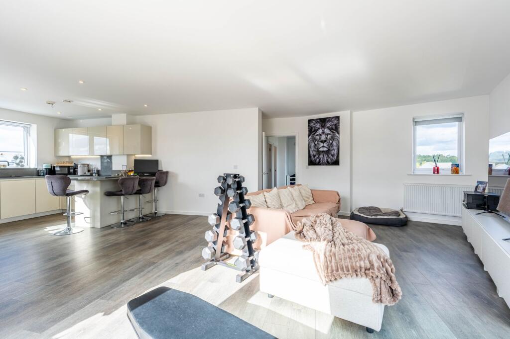 Apartment in Gillingham, St. Marys Island - More