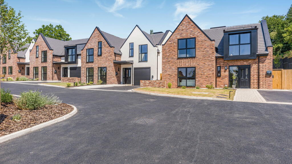 Main image of property: Lichfield Road, Mere Green, Sutton Coldfield , B74 4BL