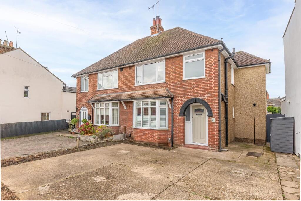 3-bed semi-detached on Heath Road, Leighton Buzzard, £450,000