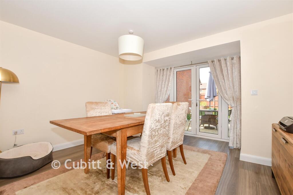 House in Havant, Hampshire - View 5