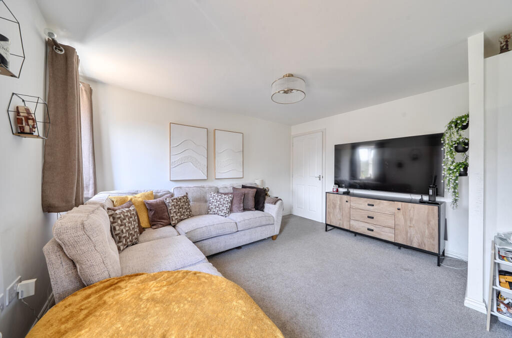 Apartment in Watford - More