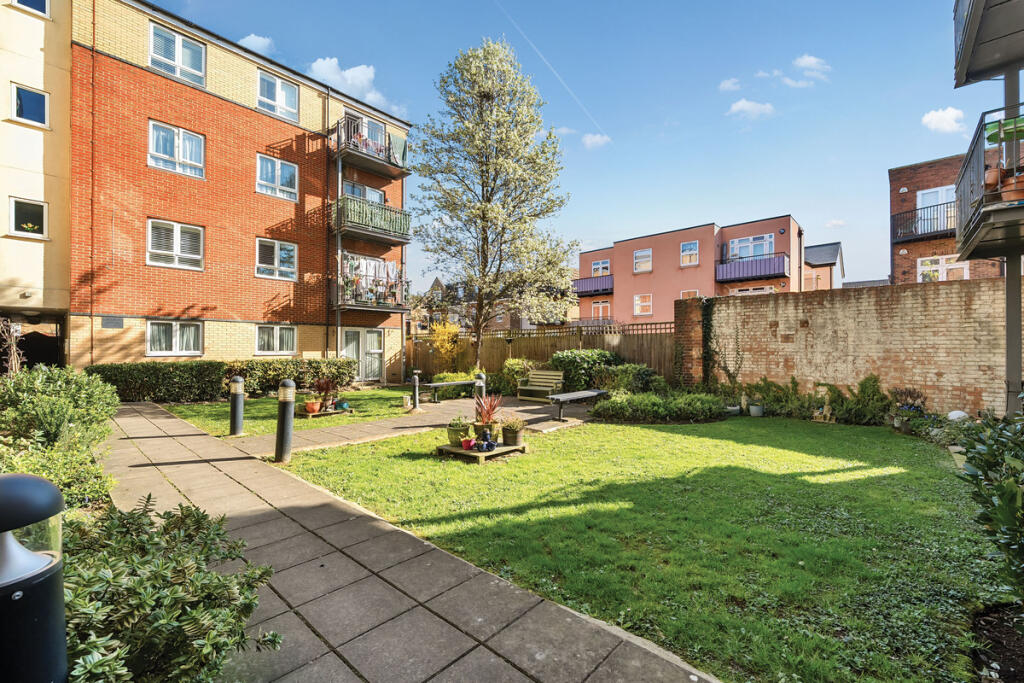 Main image of property: Sidcup High Street, Sidcup, DA14 6DZ