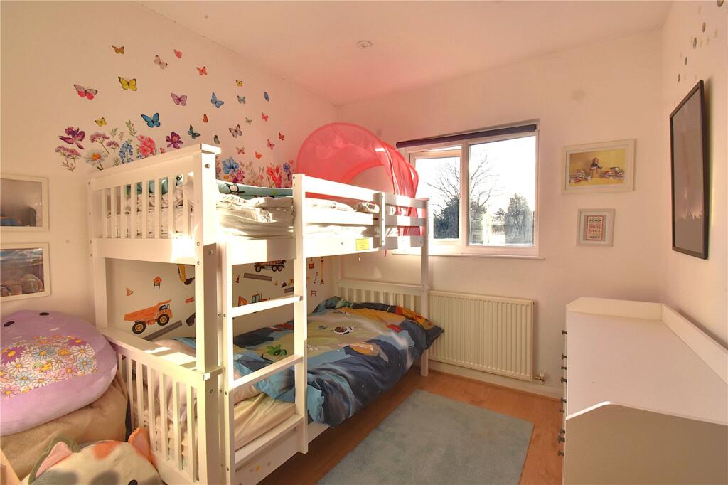 Apartment in Watford - View 5