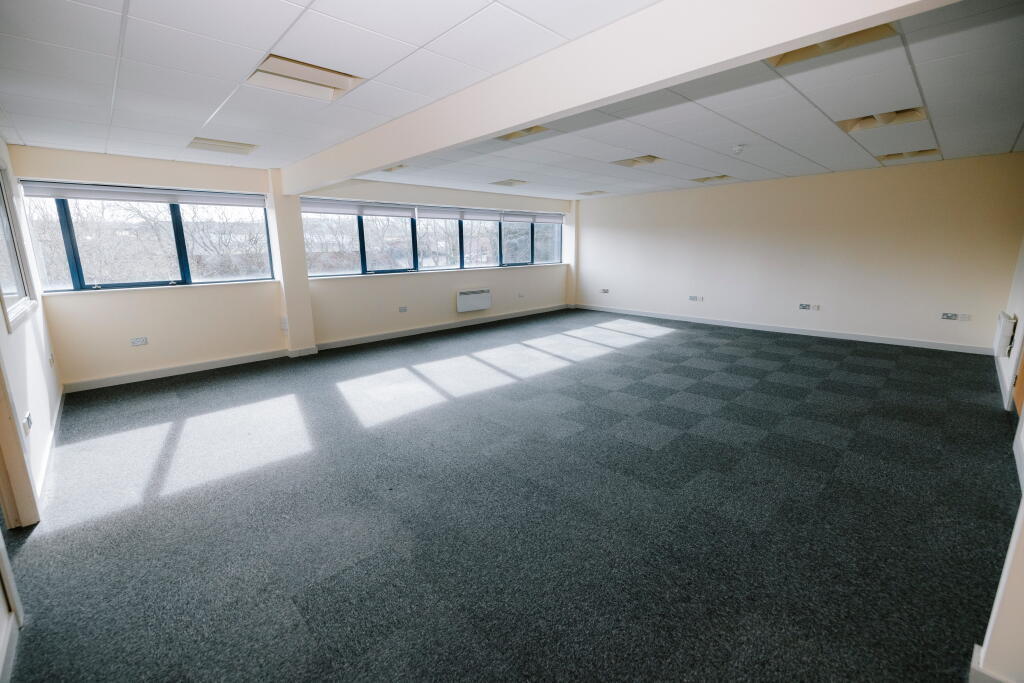 1000 sqft office