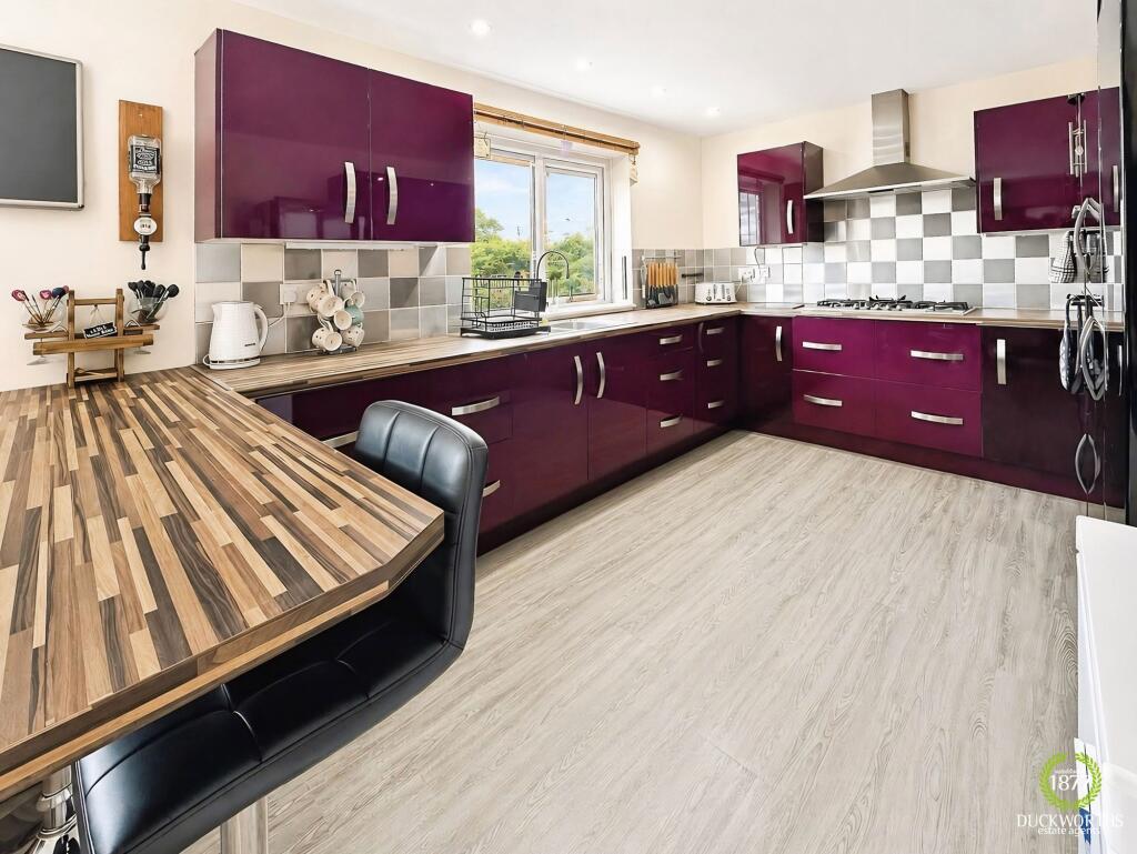 Vicarage Drive, Darwen, BB3 photo 5