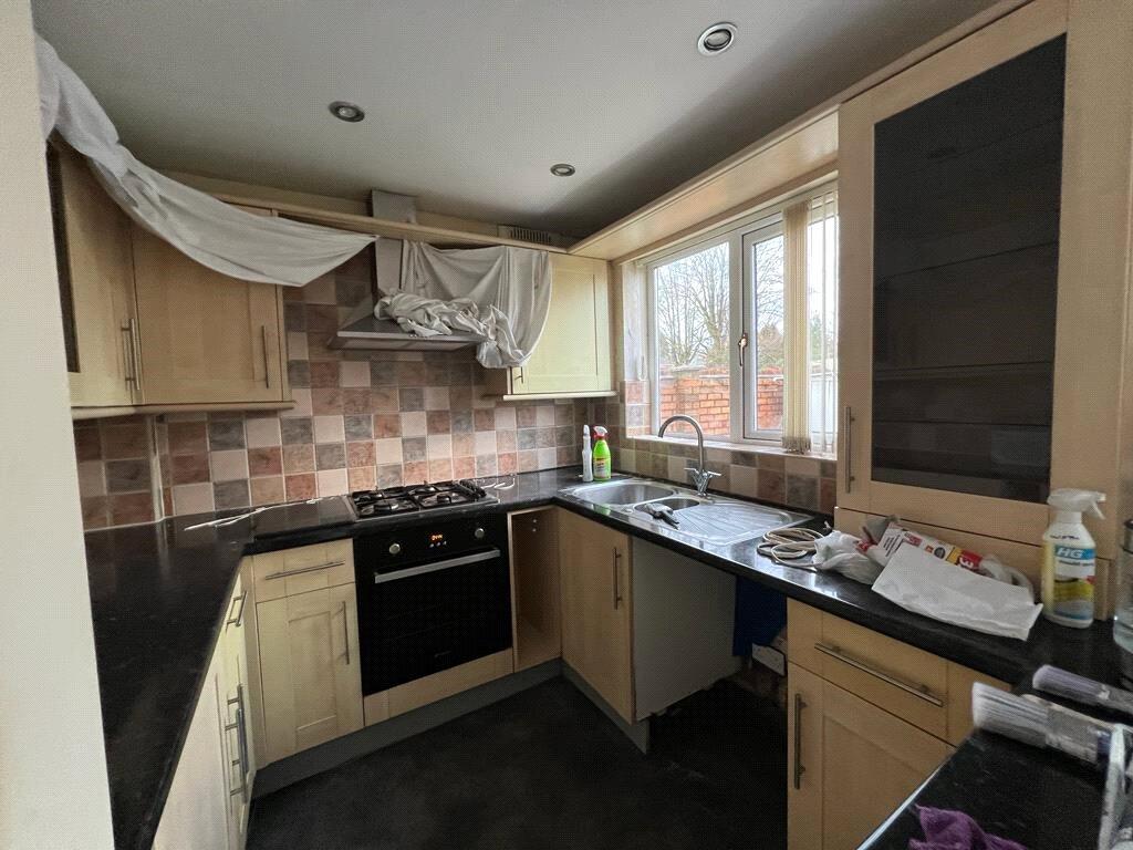 House in Wolverhampton, Wood End - View 4