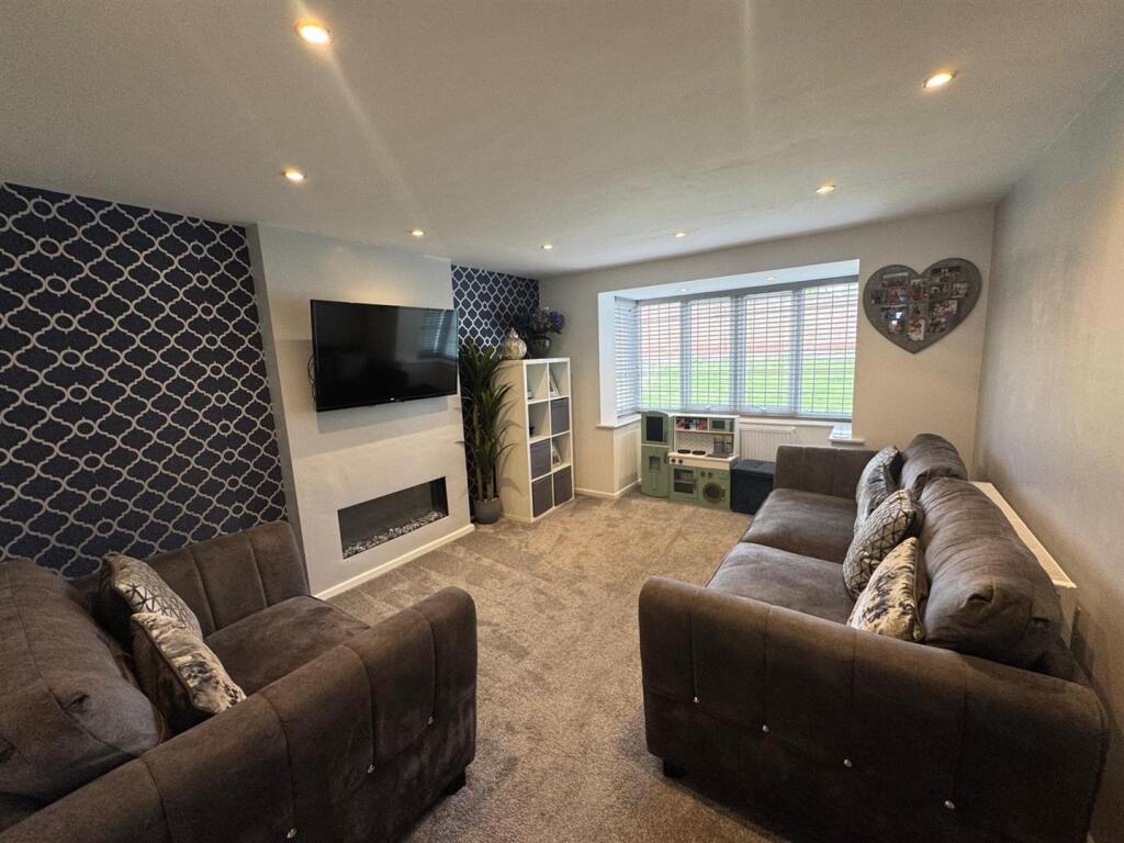 House in Wakefield - View 2