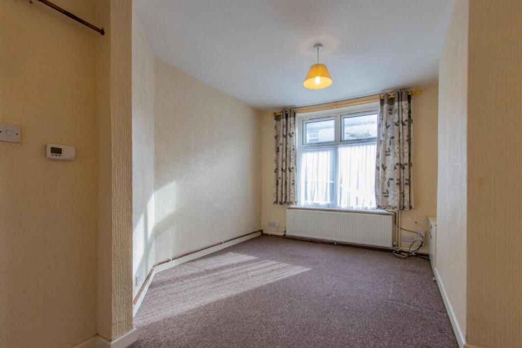 Flats A & B, 19 Ivy Street, Cardiff, CF5 1ER photo 3