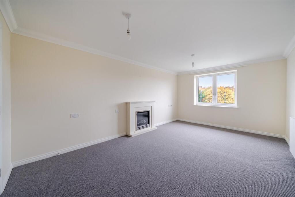 Trewin Lodge, Yate, Bristol, Gloucestershire photo 2