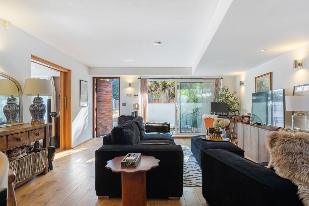 Apartment in London - View 4
