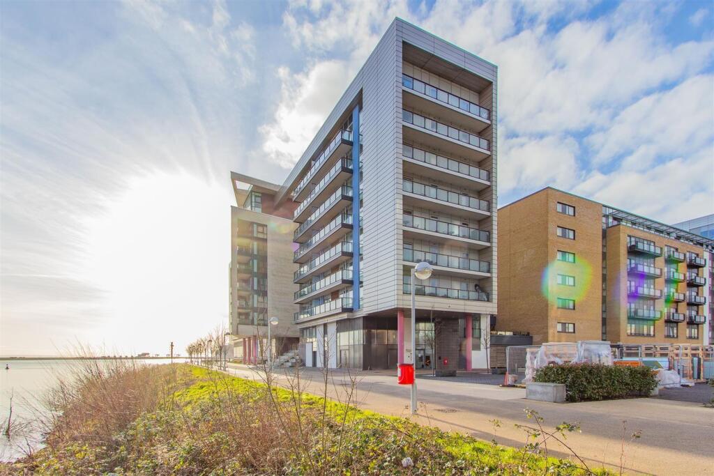 Apartment in Cardiff - View 3