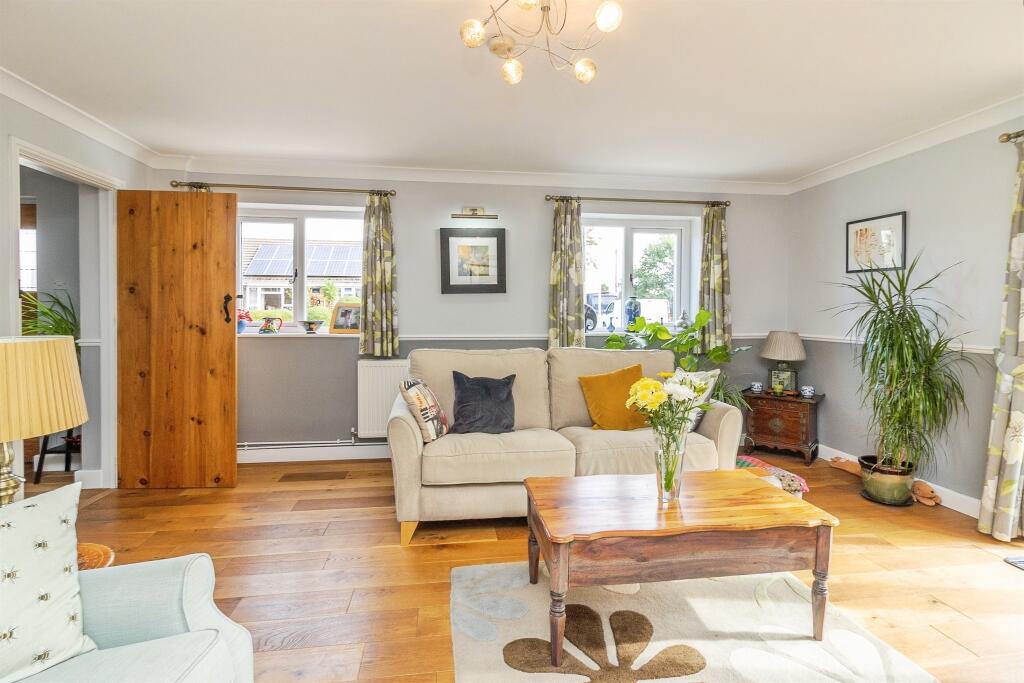 House in Houghton Conquest, Central Bedfordshire - More