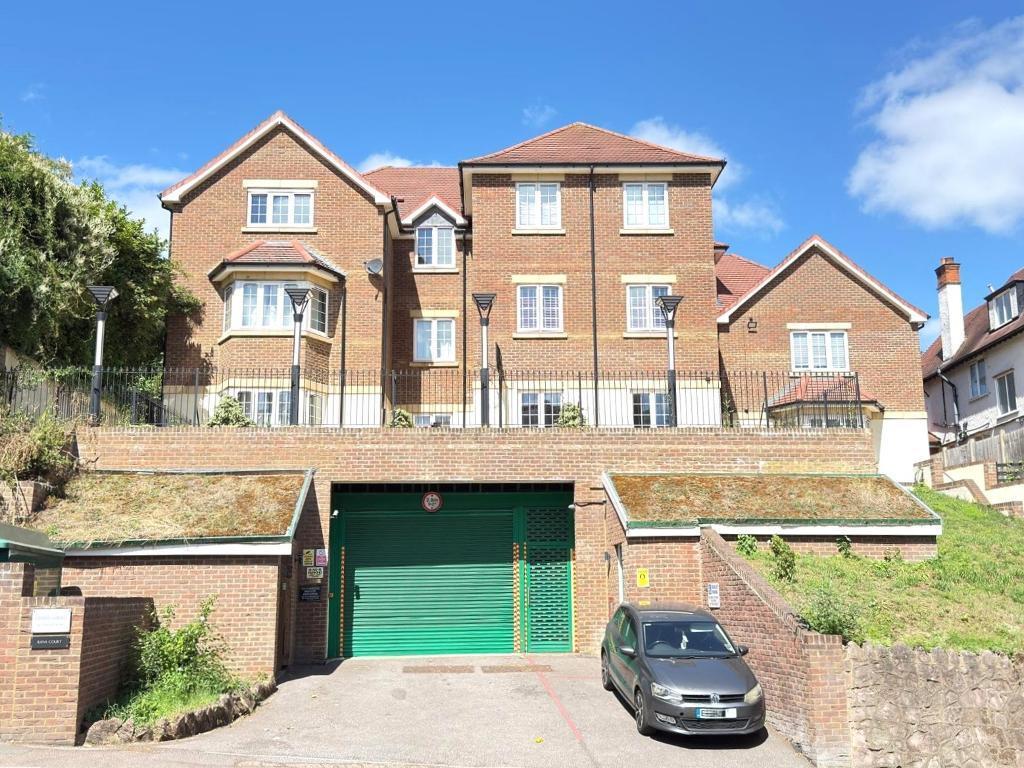 Main image of property: Rana Court, 46 London Road, Luton, LU1 3GH