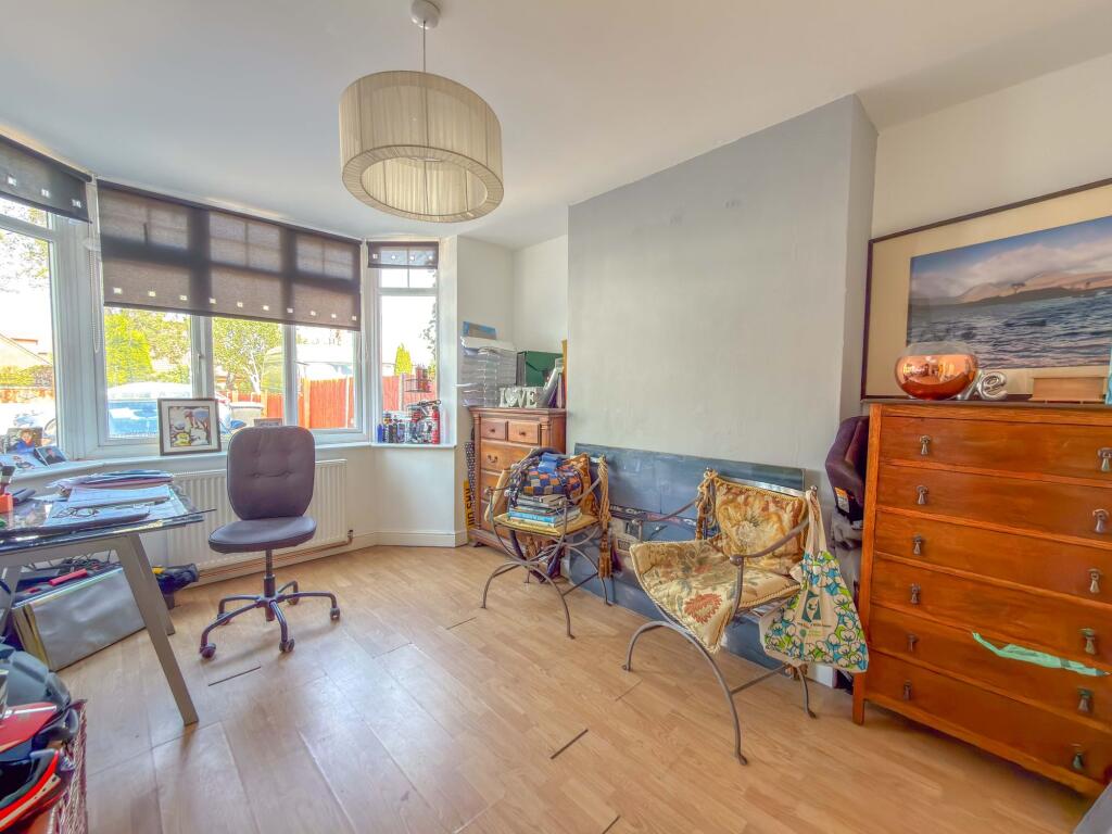 House in Nuneaton and Bedworth, Warwickshire - View 2