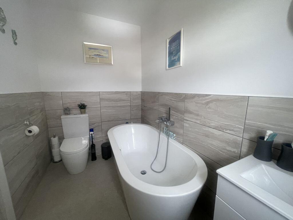 House in Hemel Hempstead - More