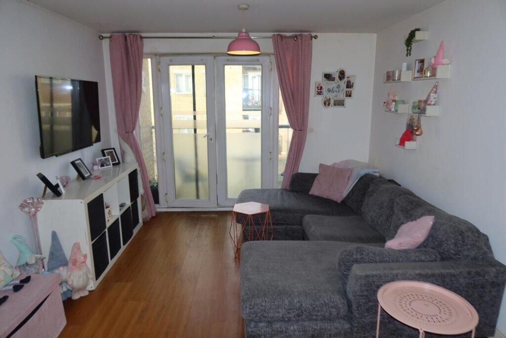 Apartment in Dartford, Kent - View 5