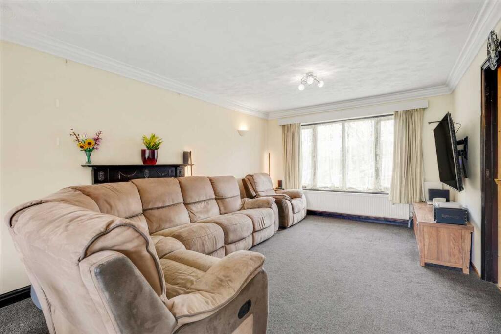 Kinnear Close, Crownhill, Milton Keynes photo 3
