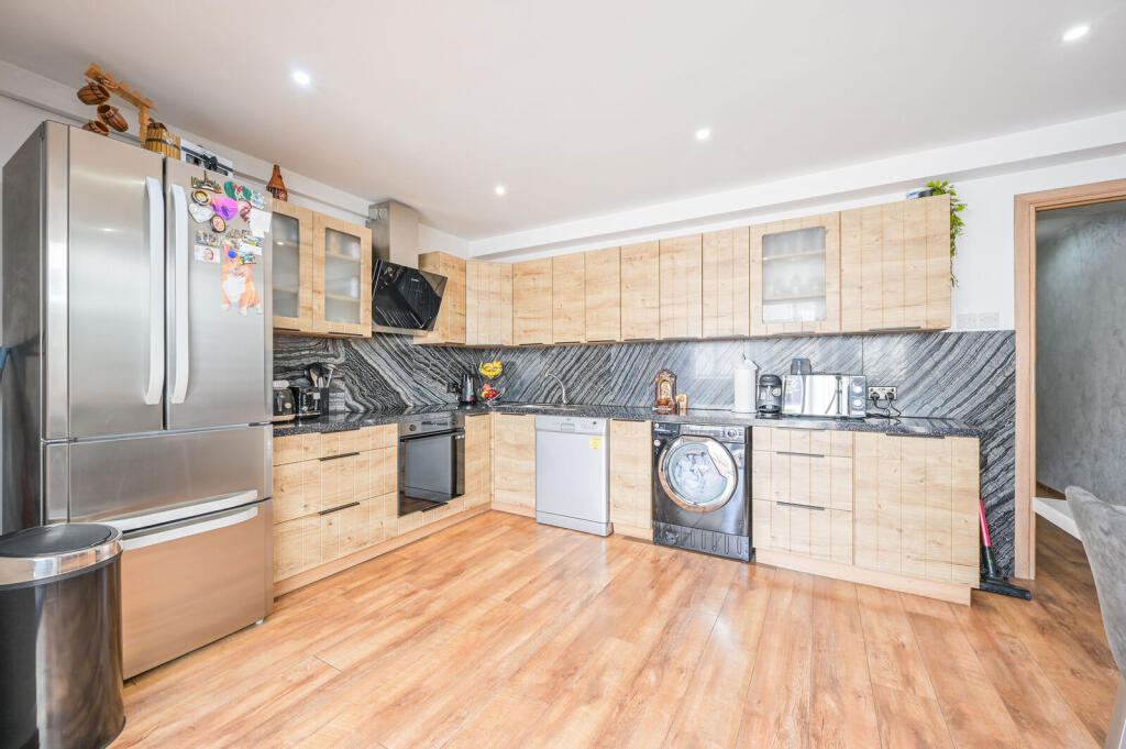House in London - View 5