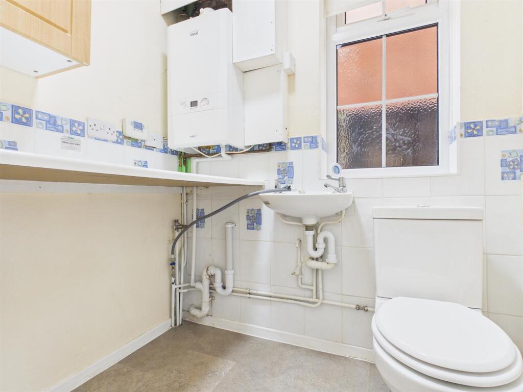 Hazlehurst Drive, Elm Farm, Aylesbury - More