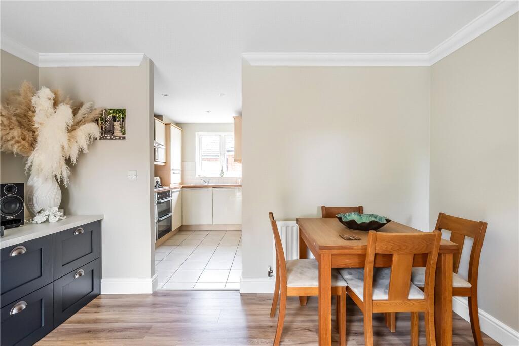 Apartment in Sevenoaks, Edenbridge - View 2