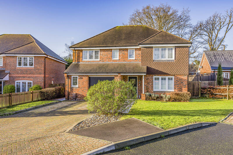 4-bed detached on Woodlands Avenue, Rowlands Castle, £825,000