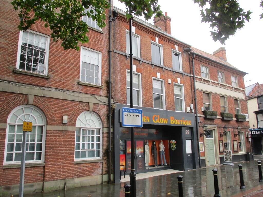Main image of property: 29 The Square, Retford, Nottinghamshire, DN22 6DQ