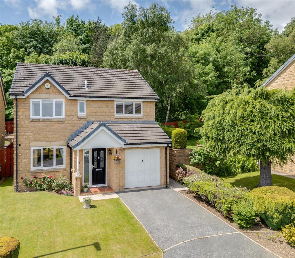 Main image of property: Sunningdale Croft, Huddersfield