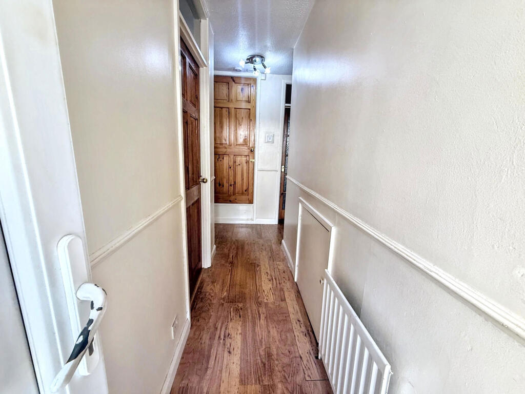 Apartment in Sunderland, Washington - View 3
