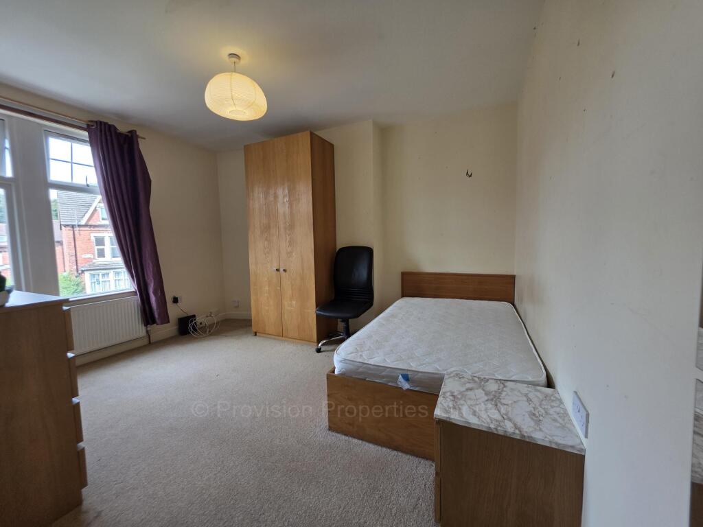 8 bedroom terraced house for rent