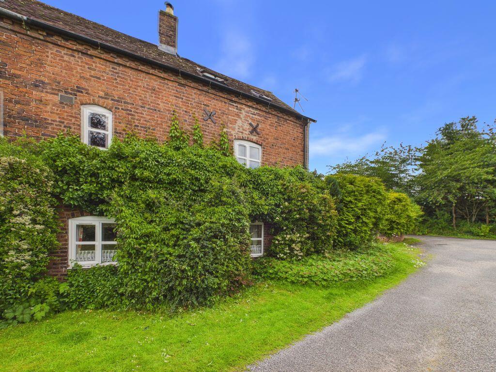 Main image of property: 59 Pave Lane, Chetwynd Aston, Newport
