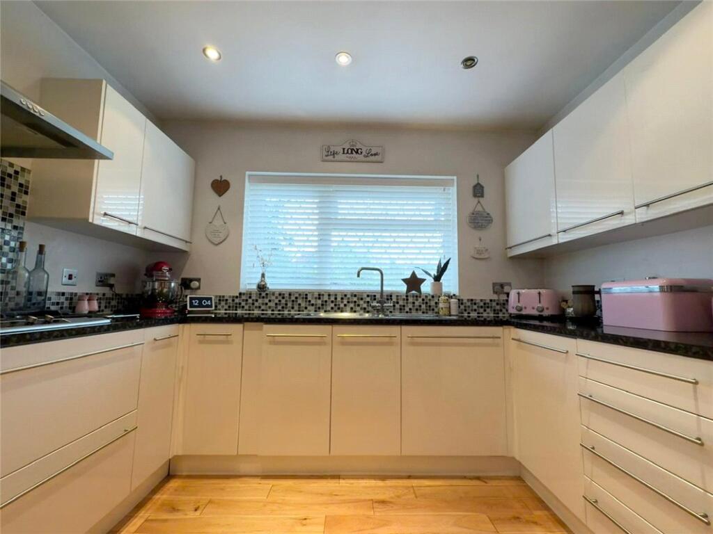 House in Bromley - View 3