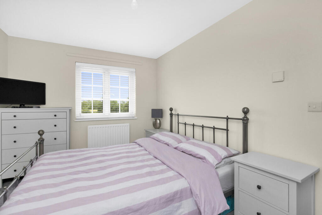 House in Chichester, Oving - More