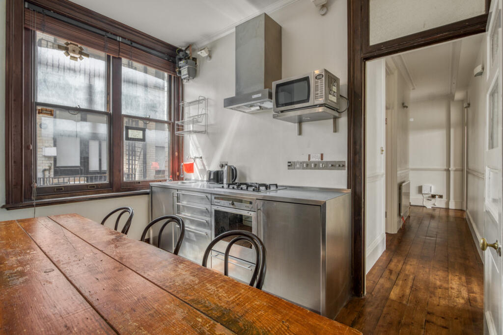 Apartment in London - View 4
