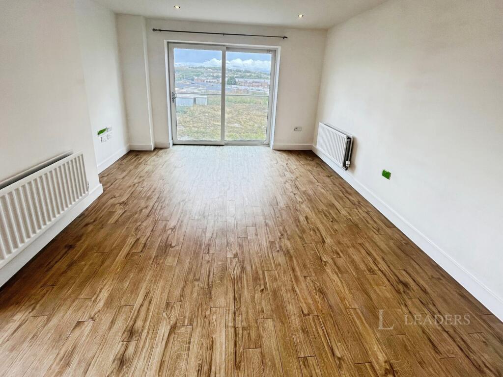 Apartment in Luton - View 5