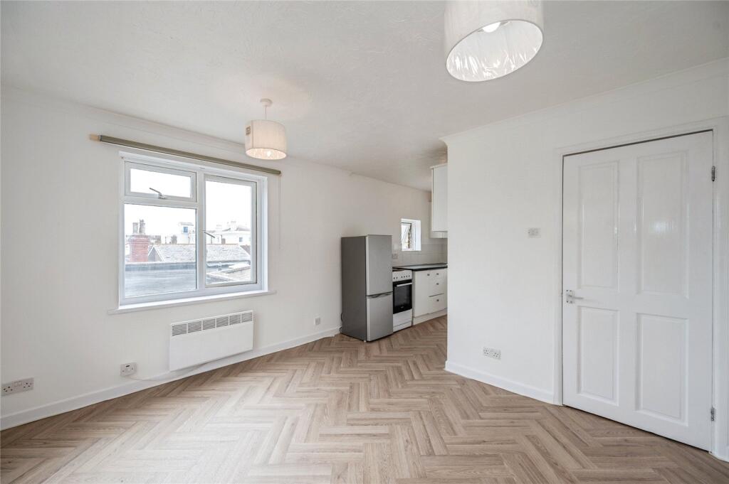Apartment in Havant, Hampshire - View 5