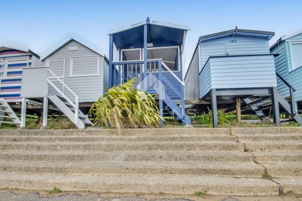 Studio house on The Leas, Walton-on-the-Naze, £35,000