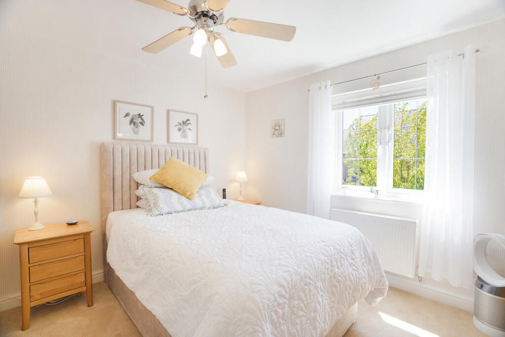 House in Rugby, Cawston - More