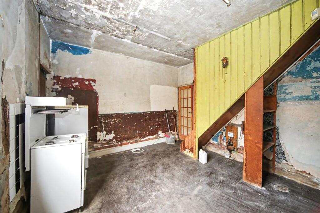 House in Bolton, Tonge Moor - More