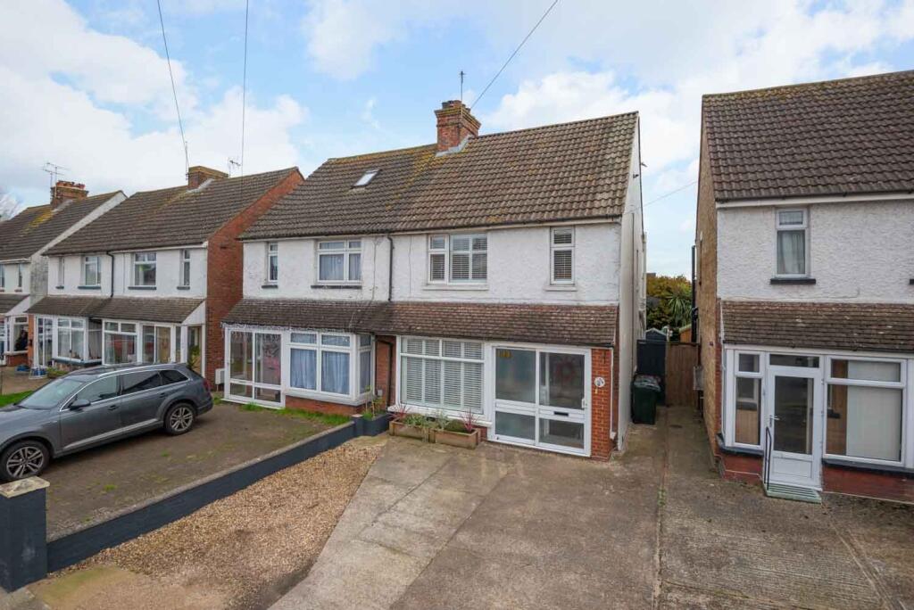 3-bed semi-detached on Kingsnorth Road, Ashford, £325,000