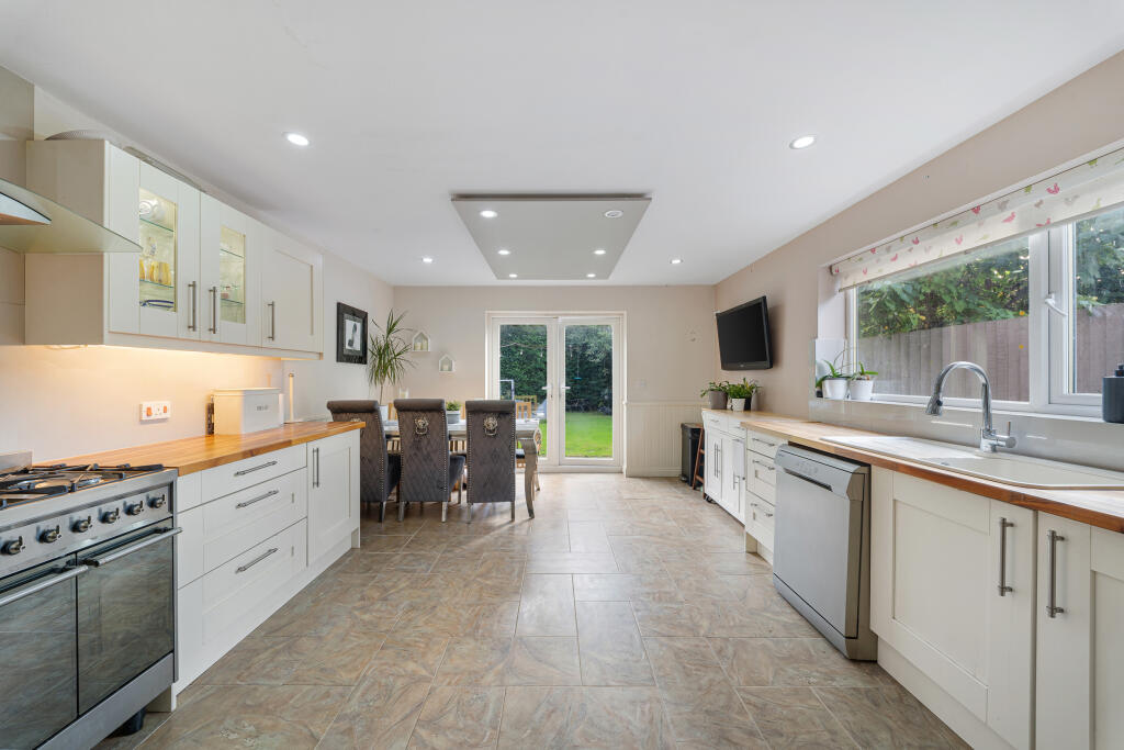 House in Warrington, Greystone Heath, Penketh - View 5
