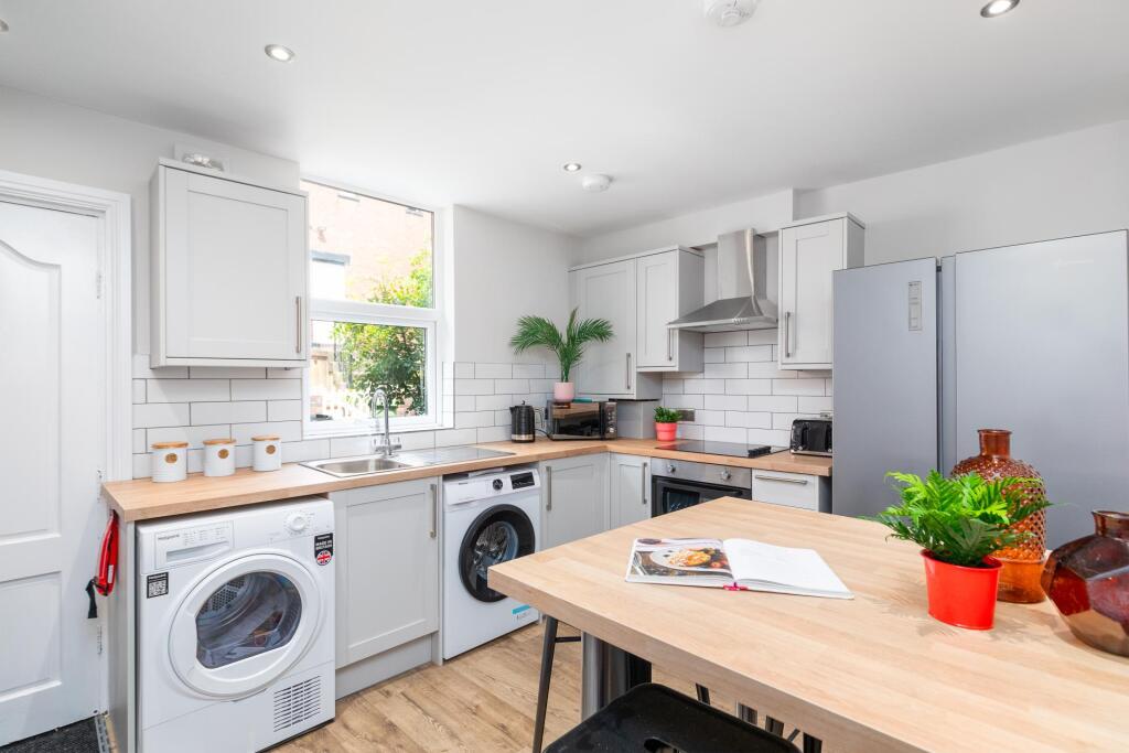 House in Leeds - View 2