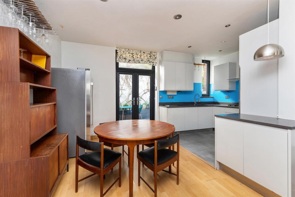 House in Brighton - View 6