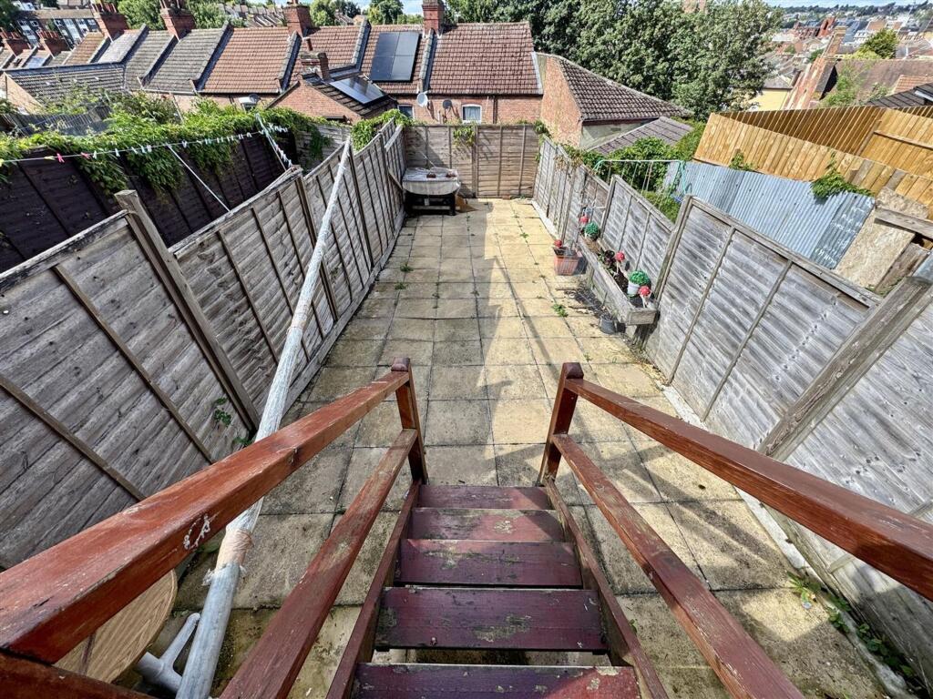 Russell Rise, Luton, LU1 photo 4