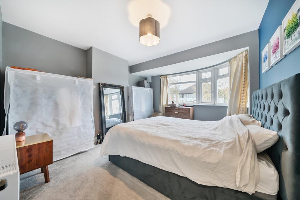 House in Bromley - More