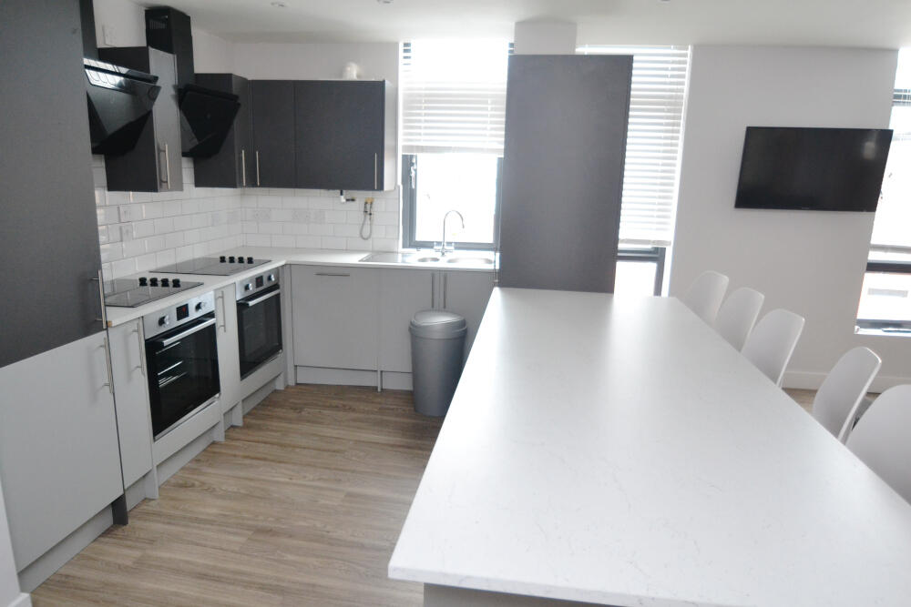 Apartment in Manchester, Fallowfield - View 2