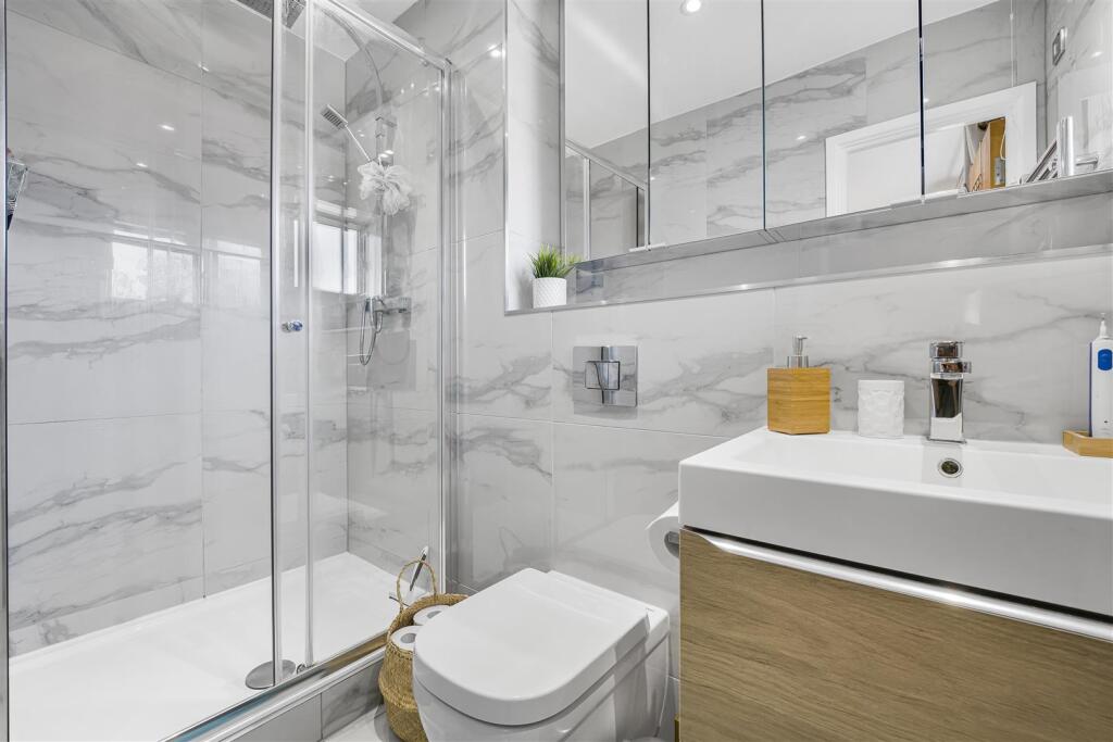Apartment in Cardiff - View 3