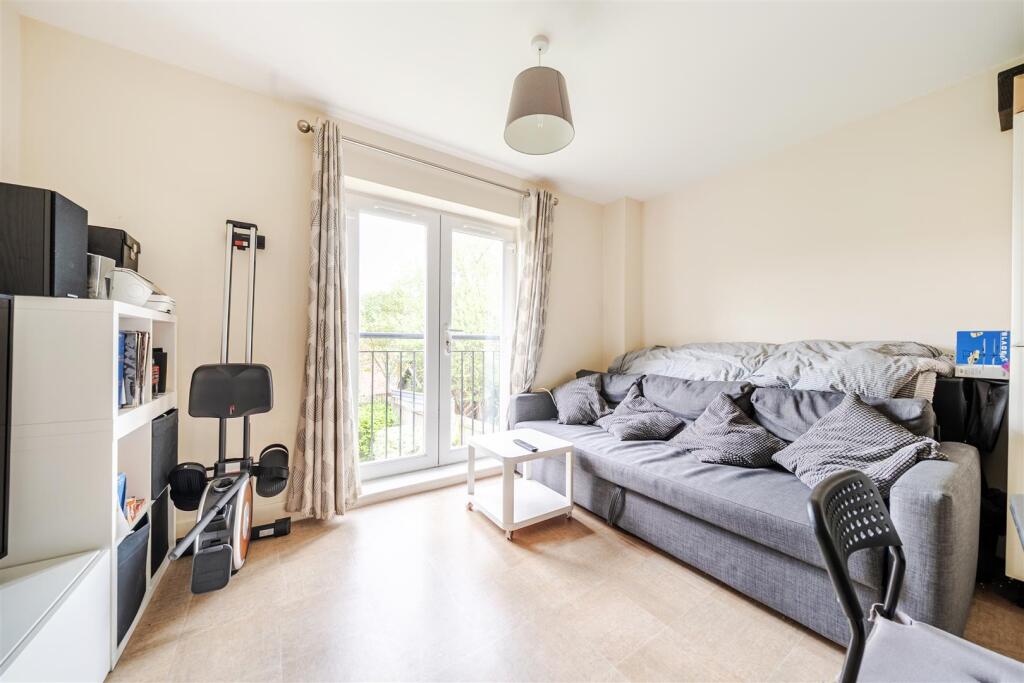 Apartment in Wokingham - View 4