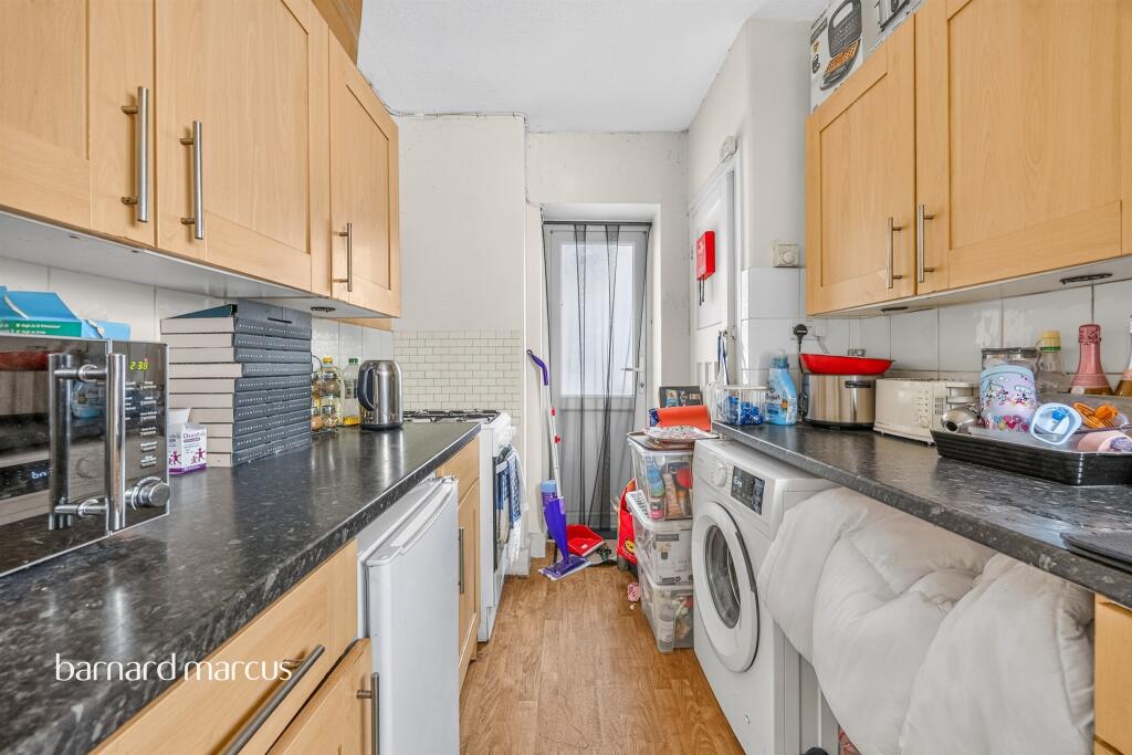 Apartment in London, Thornton Heath - More