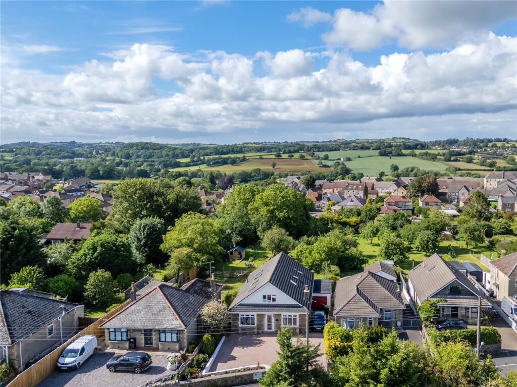 Beautifully renovated five-bedroom detached home, Paulton photo 2