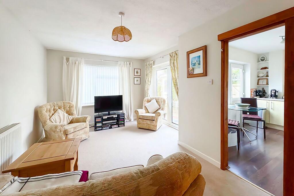 Garden Close, Angmering, BN16 photo 3